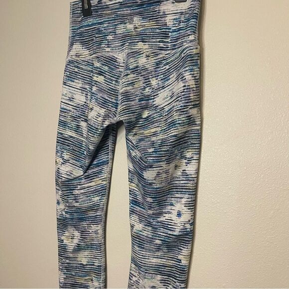 Lululemon wunder under blurry belle multi leggings size 6 23” - Picture 8 of 11